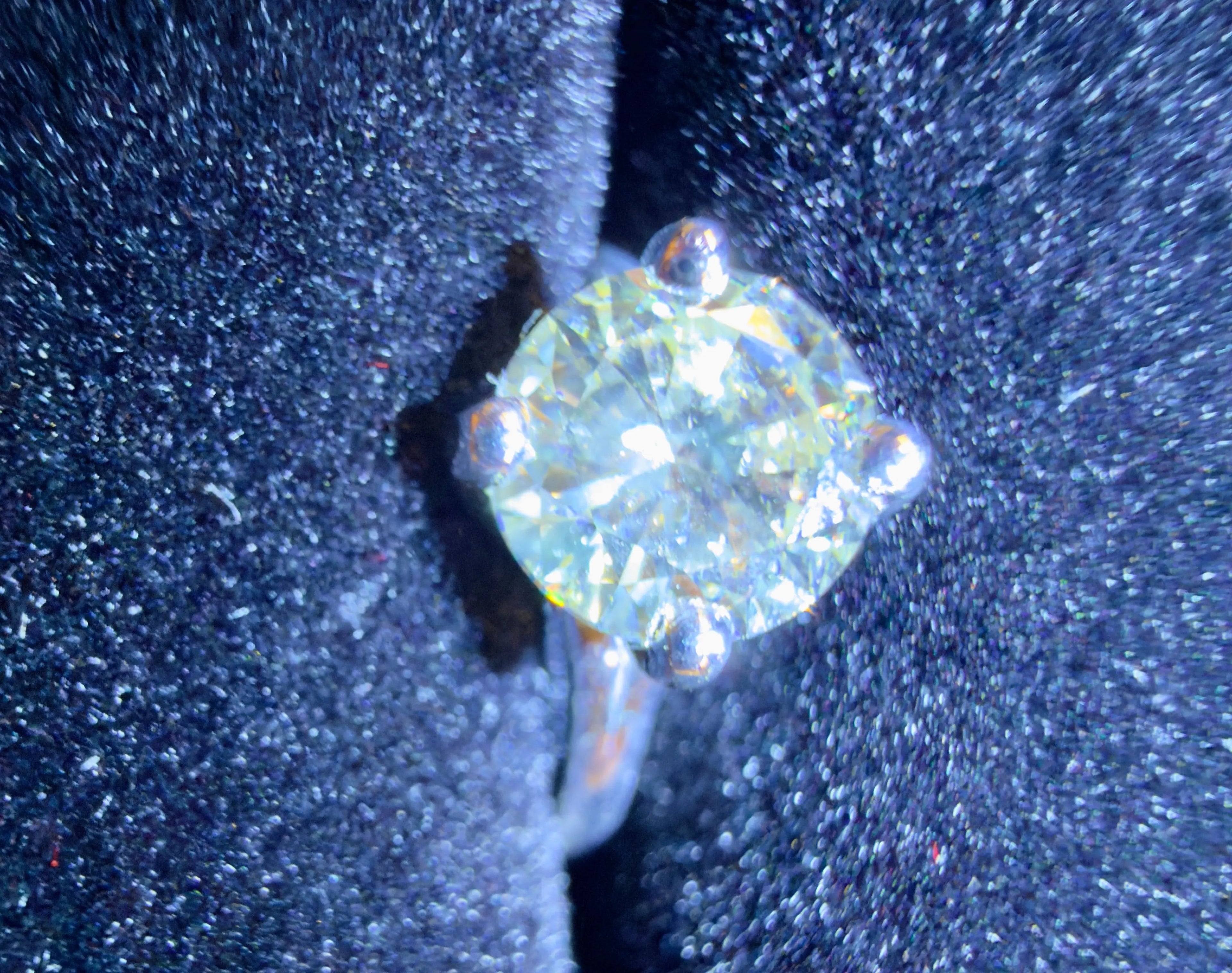 Diamantring 1,51ct + 14Kt Weißgold Wert ca. 12.000 - 15.000€ IGI-Zertifikat